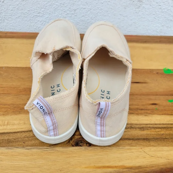 Vionic Beach Slip On Sneaker Canvas Shoes Women's Size 9.5 - Picture 13 of 16